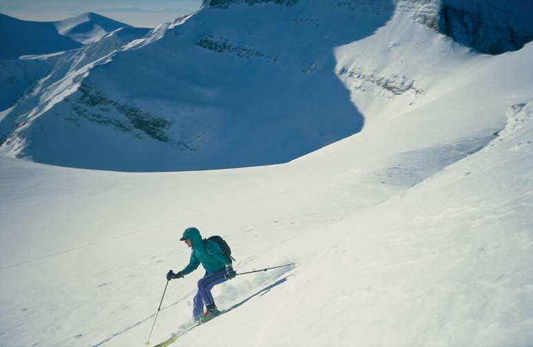 182 ΟΡΕΙΒΑΤΙΚΟ ΣΚΙ Όλυμπος λόγω της μορφολογίας του προσφέρεται τόσο για εξάσκηση στο Ο άθλημα του ορειβατικού σκι, όσο και για αγώνες.