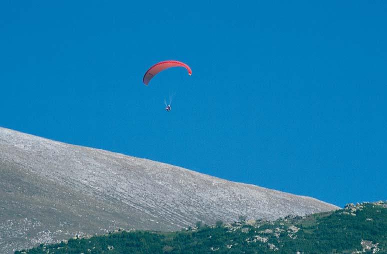 187 ΟΡΕΙΝΗ ΠΟΔΗΛΑΣΙΑ Με ορειβατικά ποδήλατα έχουν γίνει αρκετές διαδρομές στους δασικούς δρόμους του Ολύμπου, ενώ σε δύο περιπτώσεις οι ποδηλάτες έφθασαν μέχρι το Σκολιό.