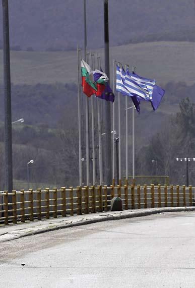 ПОЛИТИКА октомври ноември 2010 шенгенското икономическо пространство, а през март България и Румъния ще се присъединят към зоната, каза по повод на доклада вицепремиерът Цветанов.
