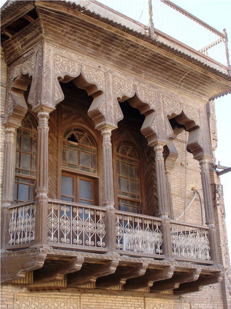 الفصل 5 Geometry الهندسة الدرس الدرس الدرس الدرس الدرس الدرس المضلعات المنتظمة والزوايا الداخلية والخارجية والمركزية األشكال المجسمة واألشكال المجسمة المركبة المستوي اإلحداثي االنسحاب واالنعكاس