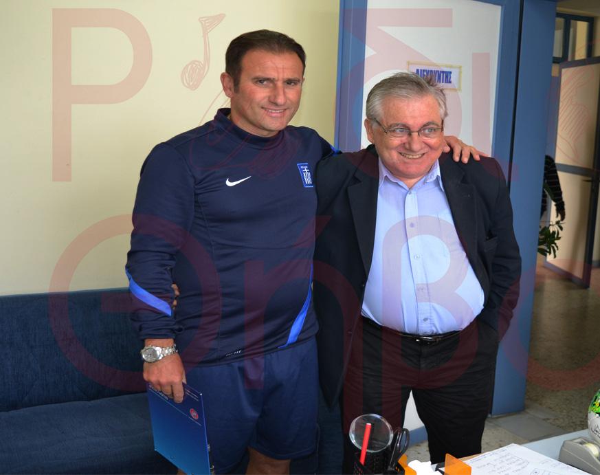 Παχατουρίδη υποδέχτηκε στο σχολείο ο διευθυντής του κ. Αθανάσιος Καραπέτσας μαζί με μια ομάδα καθηγητών. Στόχος της επίσκεψης ήταν η ενημέρωση των μαθητών σε θέματα που αφορούν τον αθλητισμό.