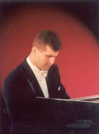 Δημήτρης Σγούρος πιανίστας Ο Arthur Rubinstein είπε: «Ευχαριστώ το Θεό που με κράτησε ζωντανό ώστε να μπορέσω να ακούσω τον Σγούρο να παίζει.