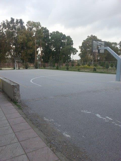 περιλαμβάνει επίσης