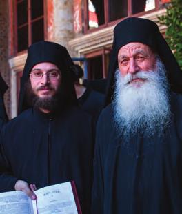Ὁ πρῶτος Γέροντας καὶ διάδοχος τοῦ κτίτορα τοῦ Ἡσυχαστηρίου ἦταν ὁ Ἱερομόναχος Δανιήλ, ἕνας ἄριστος μουσικὸς καὶ μελοποιός.