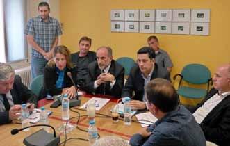 Θέματα 10 6 Οκτωβρίου 2017 ΣΥΜΒΟΥΛΟΣ ΕΠΙΧΕΙΡΗΣΕΩΝ Οι φωτιές στη συνεδρίαση του Περιφερειακού Με πρώτο θέμα στην ημερήσια διάταξη τις πληγές που άφησαν πίσω τους οι πυρκαγιές που έπληξαν την