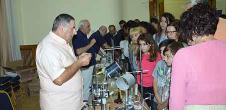 Παράλληλα είχαν τη δυνατότητα να συμμετάσχουν και οι ίδιοι ενεργά σε διαδραστικά επιστημονικά πειράματα.