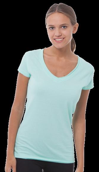 SICILIA REF: TSULSCL Χαρακτηριστικός: Γυναικείο T-shirt με ανοιχτή λαιμόκοψη, χωρίς ραφή στο κάτω μέρος του μανικιού. Σύνθεση: 100% βαμβάκι.