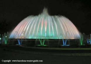 No. 15.The Magic Fountain of Montjuïc 400μ απο (14) Ένα δημοφιλές αξιοθέατο που "πρέπει" να επίσκεφτειτε " Το Μαγικό Συντριβάνι του Montjuic ".