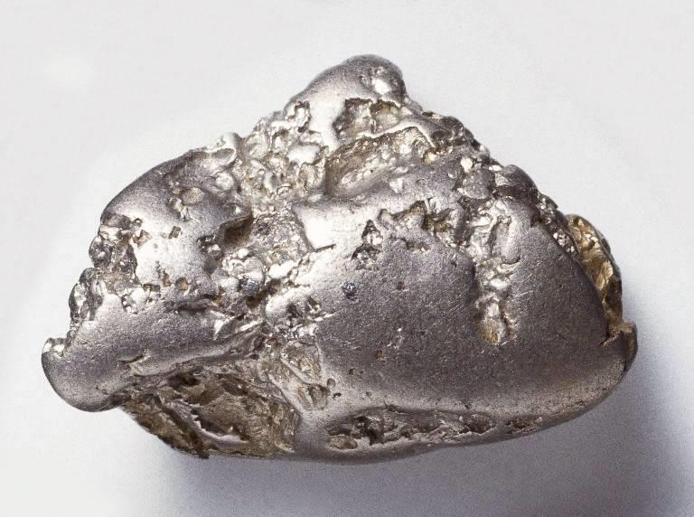 6.3 Platina (Pt) Platina je hemijski element-metal, koji u periodnom sistemu elemenata ima simbol Pt.