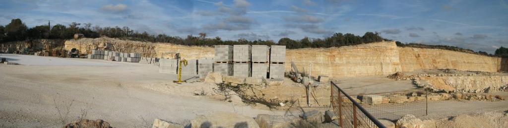 151 Područje je izgrađeno od krednih sedimenata mjestimično prekrivenih terra rossom. Karstificirane površine sa udubljenjima u paleoreljefu zapunjene su sa terra rosom.