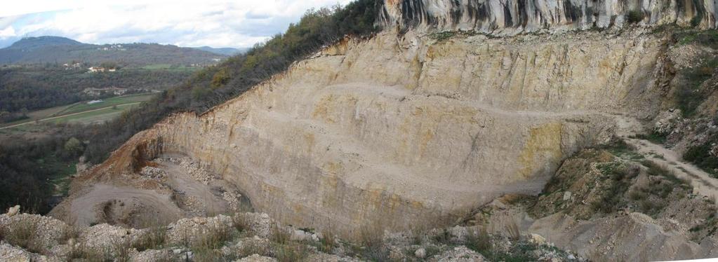 154 došlo do novih saznanja o geološkoj građi ležišta u odnosu na opisano i obrađeno u prijašnjoj dokumentaciji o rezervama.