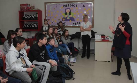 Η παρουσία όλων των τμημάτων ήταν δυναμική, οι ισοπαλίες δεν έλειψαν και η αγωνία έφτασε στα ύψη! Νικητές του Διαγωνισμού αναδείχθηκαν τα τμήματα Ε1 και ΣΤ2. ΔΙΑΔΙΚΤΥΑΚΗ ΣΥΝΑΝΤΗΣΗ ΜΕ ΤΗ ΣΥΓΓΡΑΦΕΑ Μ.