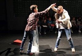 Alături de acestea au fost prezentate spectacole invitate, precum şi două premiere în festival: O călătorie cu Urmuz, producţie proprie a TEATRUL.