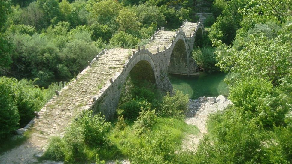 Γεφύρι του ΠΛΑΚΙΔΑ ή ΚΑΛΟΓΕΡΙΚΟ στο