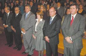 Εκεί ο πρόεδρος της Ελληνικής Κοινότητας τους παρουσίασε τους παρόντες συμβούλους και στη συνέχεια μίλησε για την επιτυχή 100χρονη παρουσία της Ελληνικής Κοινότητας Τορόντο.