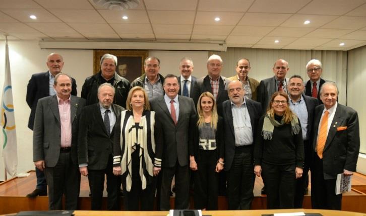 Μέλη: Γιάννης Καρράς, Μαρίνα Κουταρέλη, Αθανασούλα Λαμπροπούλου-Συροπούλου, Κώστας Μητρόπουλος, Νικολέττα Παναγιωτοπούλου, Σπύρος Πάντζας, Γιάννης Παπαδημητρίου, Σοφία Στάικου, Απόστολος Ταμβακάκης,