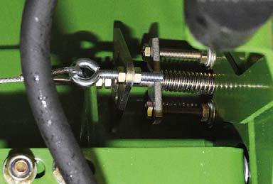 38 /BA/Wartung/Rundballenpresse/Maschinen mit Bedienbox Medium/Beide Pressdruckzeiger aneinander angleichen_bild_fortima F @ 333\mod_4290227240_85.docx @ 254399 @ @ Pos: 52.