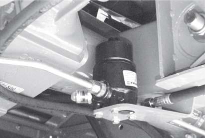 Pos: 52.24.2 /Überschriften/Überschriften 3/F-J/Hydraulikölfilter wechseln @ 34\mod_255587384500_85.docx @ 324073 @ 3 @ Pos: 52.24.23 /BA/Wartung/Umwelt/Hinweis Entsorgen / Lagern von Öle und Ölfilter Umwelt @ 32\mod_25303757_85.