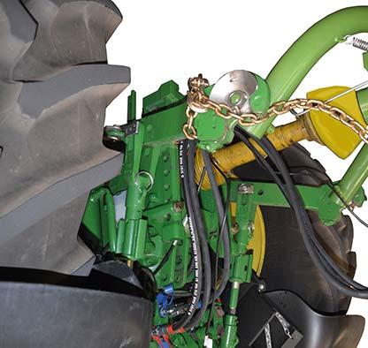 Pos: 34.39.7 /BA/Beipacks/Sonstige/Sicherungskette 89kN/Sicherungskette am Traktor montieren Mäher,Schwader,Wender Bild @ 50\mod_362048508388_85.