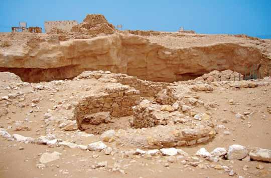 لقد كان يعتقد بأن أوبار أسطورة وذلك حتى تم تصويرها بالقمر الصناعي التابع لوكالة ناسا والذي أظهر أنقاض أوبار في رمال الربع الخالي على مسافة ما يقارب من 150 كيلو متر شمال مدينة صاللة.
