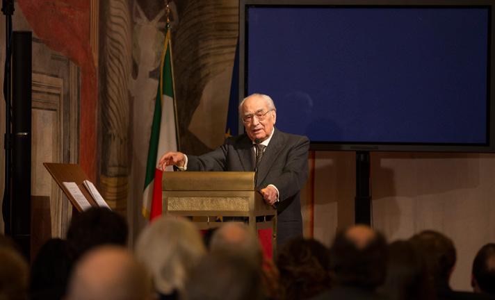 Γερουσιαστής Emilio Colombo, πρώην Πρόεδρος του Ευρωπαϊκού Κοινοβουλίου, Ρώμη, 3 Δεκεμβρίου 2012, Palazzo Giustiniani Σήμερα και ενώ μιλούσαμε για την ειρήνη, -πόσες φορές δεν ακούστηκε αυτή η λέξη