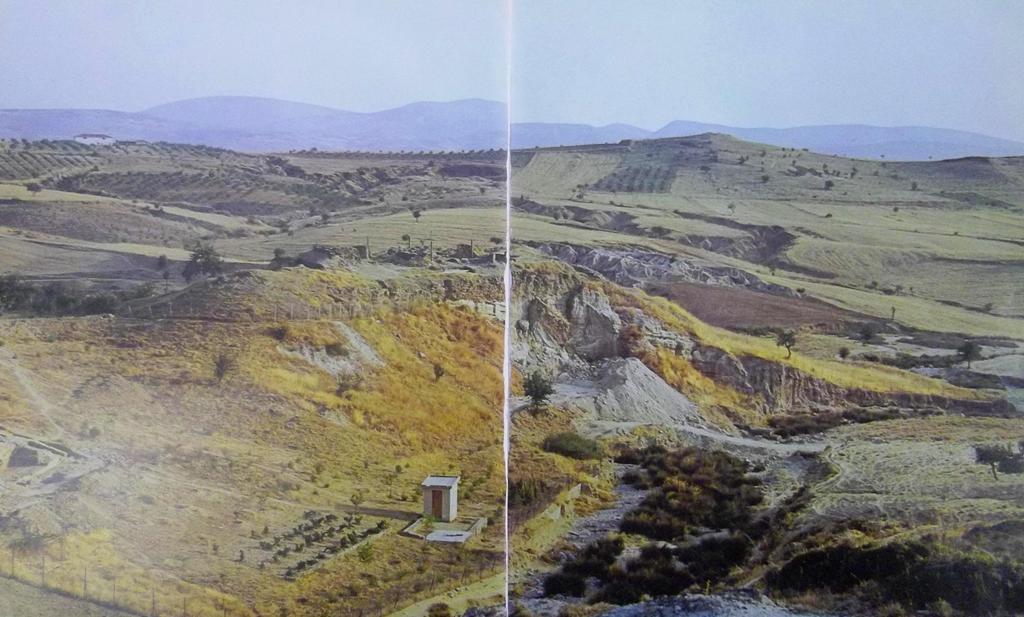 B) ΓΕΩΑΡΧΑΙΟΛΟΓΙΚΕΣ ΜΕΛΕΤΕΣ Γεωμορφολογία και Παλαιοπεριβάλλον Θέσης Η νεολιθική ακρόπολη του Σέσκλου ήταν χτισμένη πάνω σε ύψωμα (το Καστράκι), ανάμεσα σε δυο μικρά