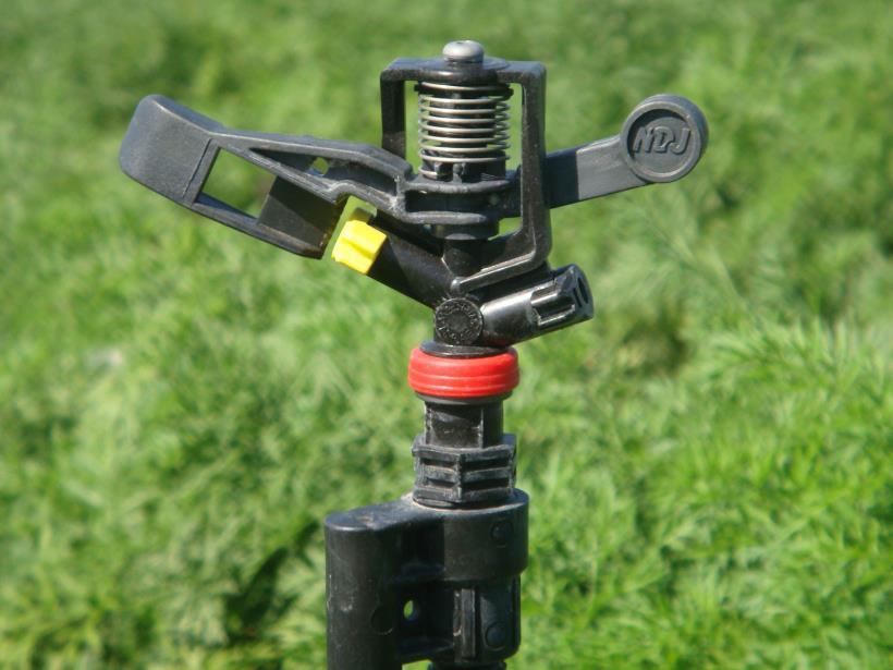 *Duza standard Utilajele pentru grădina de lângă casă, un pas de la subzistență la sustenabilitate Caracteristicile tehnice pentru 5035 G-1ʺ Diametrele duzelor mm P bar Q m³/h Diametrul de udare m