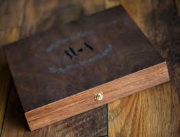 Premium Wooden Box Πολυτελής ξύλινη κασετίνα με κλείσιμο