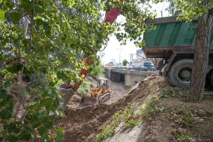 Καθαρισμός ρέματος Φλέβας Κάλχου 48-50 Ίλιον Τ.Κ. 131 22 Τηλ.