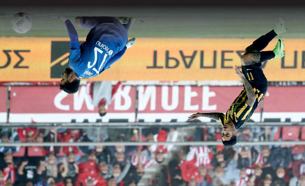 AEK FC // THE OFFICIAL MATCH PROGRAMME // 2016-17 Ο ΠΡΩΤΟΣ ΗΜΙΤΕΛΙΚΟΣ ΤΟ ΠΡΩΤΟ ΒΗΜΑ ΕΓΙΝΕ Η Με τον καλύτερο τρόπο γιόρτασε η ΑΕΚ τα 93α γενέθλιά της, επικρατώντας με 2-1 του Ολυμπιακού στο Γ.