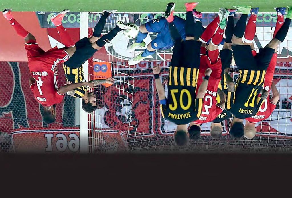 Η AEK μπήκε καλά διαβασμένη στον αγώνα και κατάφερε μόλις στο 6' να ανοίξει το σκορ με τον Σέρχιο Αραούχο, ύστερα από έξυπνη εκτέλεση φάουλ του Πέτρου Μάνταλου.