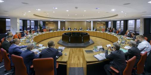 Συνολικά αποτελέσματα 08 Τι διαπιστώσαμε Οι λογαριασμοί της ΕΕ παρέχουν ακριβοδίκαιη εικόνα Οι λογαριασμοί της ΕΕ για το οικονομικό έτος 2016 καταρτίστηκαν σύμφωνα με τα διεθνή λογιστικά πρότυπα του