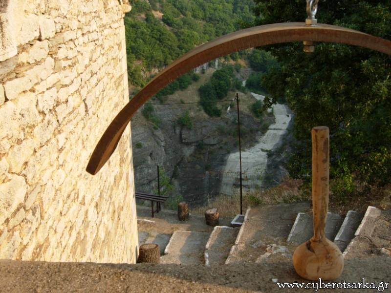 όχθες παλιά με λιγοσύς που ηποταμάκι πρόσβαση