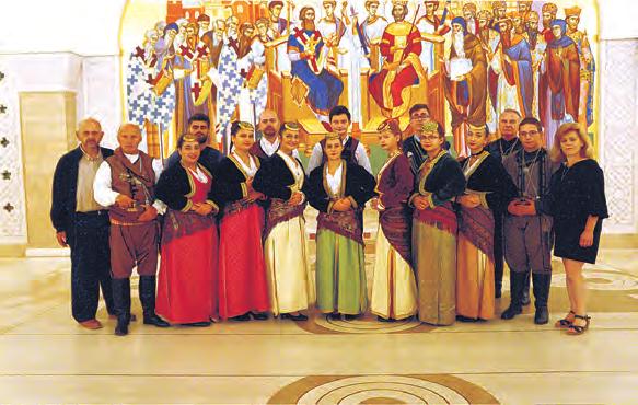 Επίσκεψη, ξενάγηση και χορός "ΣΕΡΑ" στο Υποβρύχιο Πόντος.Το «Πόντος» καθελκύστηκε τον Μάρτιο του 1979 στο Κίελο της τότε Δυτικής Γερμανίας, και το 1980 εντάχθηκε στο στόλο του Πολεμικού Ναυτικού.