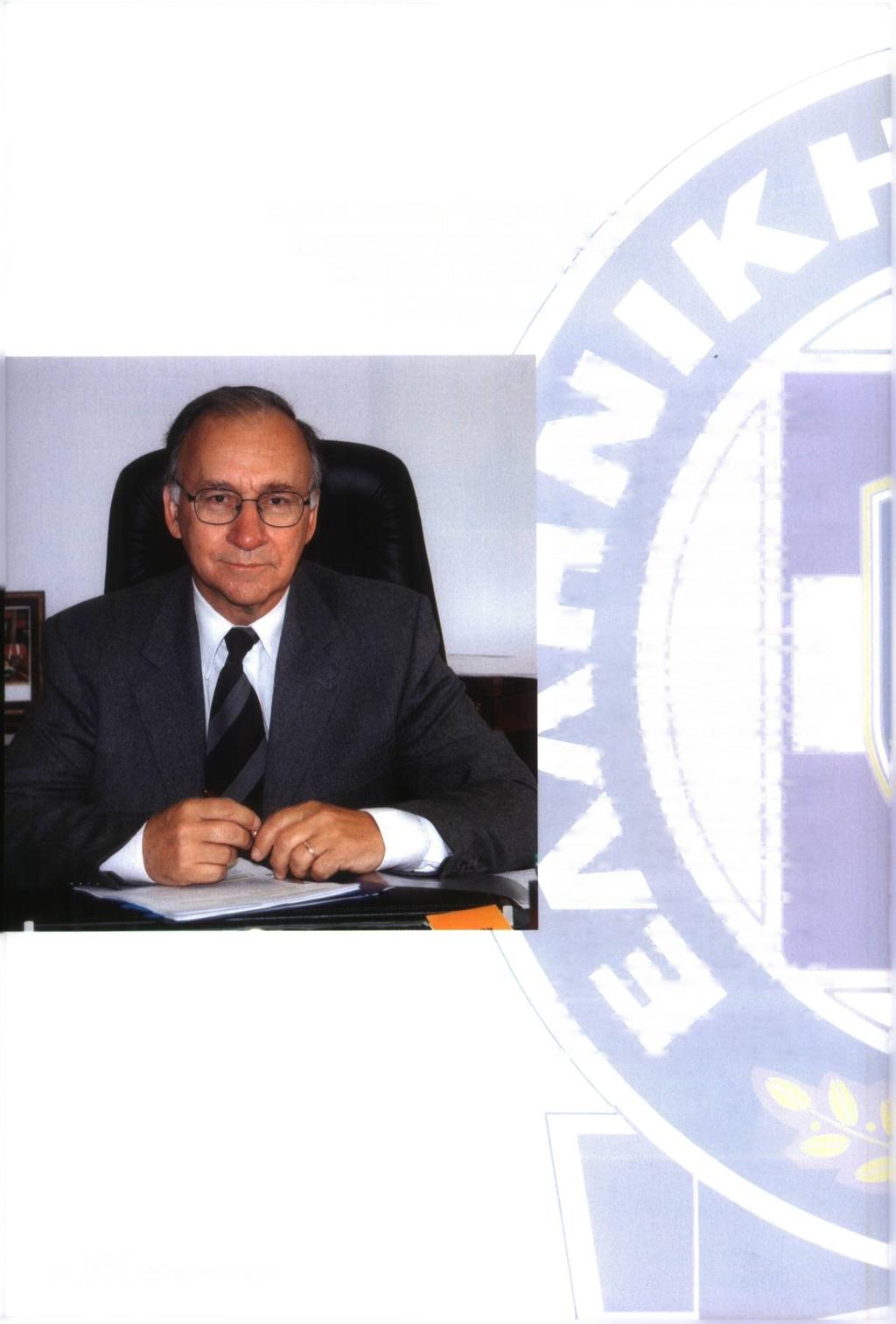 Ο νέος Γενικός Γραμματέας του Υπουργείου Δημόσιας Τάξης ΚΩΣΤΗΣ ΑΙΛΙΑΝΟΣ Πρέσβης ε.τ. Γεννήθηκε χο 1943, και είναι έγγαμος με δύο τέκνα.