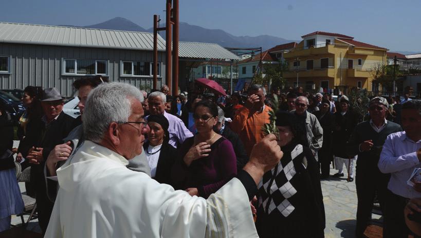 Sipas kësaj, në mes etërve njerëzor dhe Hyjit është ndonjë ngjashmëri, e cila mundëson që Hyjin ta quajmë Atë edhe më tepër: vetëm kjo atësi e Hyjit i jep atësive njerëzore kuptimin e tyre të plotë
