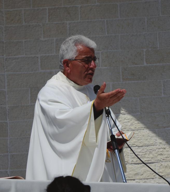 Viti VIII, Nr. 2 Faqja 5 Festa e Mëshirës Hyjnore dhe inaugurimi i Mozaikut Përshëndetja e Drejtorit të Radio Marisë, Don Prekë Lazraj Jemi në përfundim të meshës, të dashur vëllezër e motra.