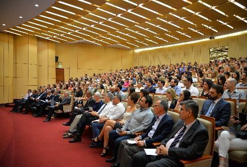 Σιακόλας», στο Σιακόλειο Εκπαιδευτικό Κέντρο Κλινικής Ιατρικής (ΣΕΚΚΙ) του Πανεπιστήμιου Κύπρου, η Tελετή Aπονομής Bραβείων στους φοιτητές και φοιτήτριες της Σχολής Οικονομικών Επιστημών και