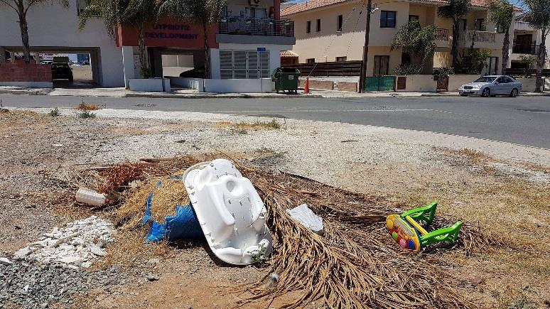 Διαχείριση αποβλήτων Υφιστάμενη κατάσταση στην Κύπρο Το κύριο πρόβλημα στην Κύπρο, κατά την εντύπωση των πλείστων συζητητών στις ομάδες εστίασης είναι η απόρριψη σκουπιδιών σε ακατάλληλους χώρους.