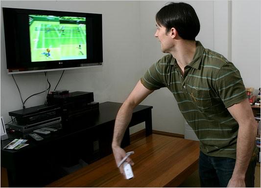 Σχήμα 2.16: Παιχνίδι tennis για την κονσόλα Nintendo Wii Η Sony κυκλοφόρησε τον διάδοχο του EyeToy με το PlayStation Eye το 2007, προορισμένο για το PlayStation 3.