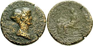 RIC 440, Sesterz, undatiert 5 Avers: DOMITIAE AVG IMP CAES DIVI F DOMITIAN AVG, Domitia mit hochgesteckten Haaren.