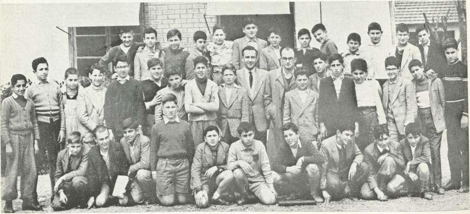 Δημήτρης Συμεωνίδης, Τάσος Παρκοσίδης, Λευτέρης Κογκαλίδης, Άλέκος Στεφανάτος, Θόδτυρος Μόδης, Γιάννης Μαυρομάτης, Σερα- (ρείμ Λαγός, Νικήτας Άλεξανδρίδης, Λεών Αρούχ (πρόεδρος Λ'τμ.), κ.