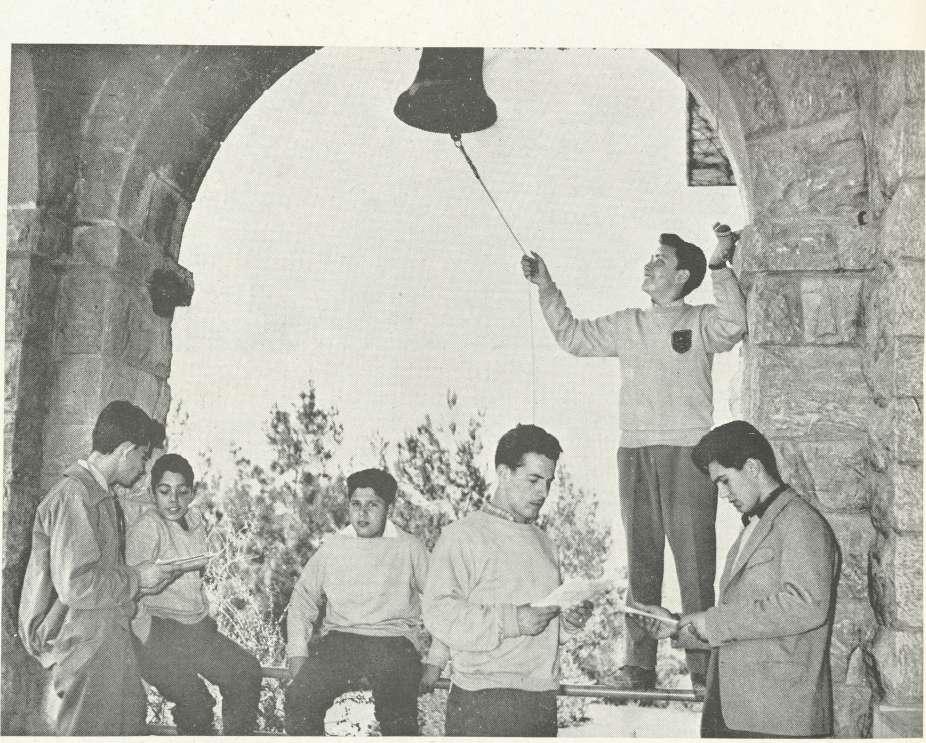 Άκολουδεϊ χουζούρι. 7 παρά 5' και συνεχίζεις νά χασμουριέσαι!