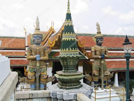 Στη συνέχεια θα επισκεφτούμε το Βασιλικό Παλάτι της Μπανγκόκ, που έχει χαρακτηριστεί ως το 8ο Θαύμα του Κόσμου.