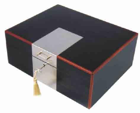 4 031872 822007 Cigar Humidor