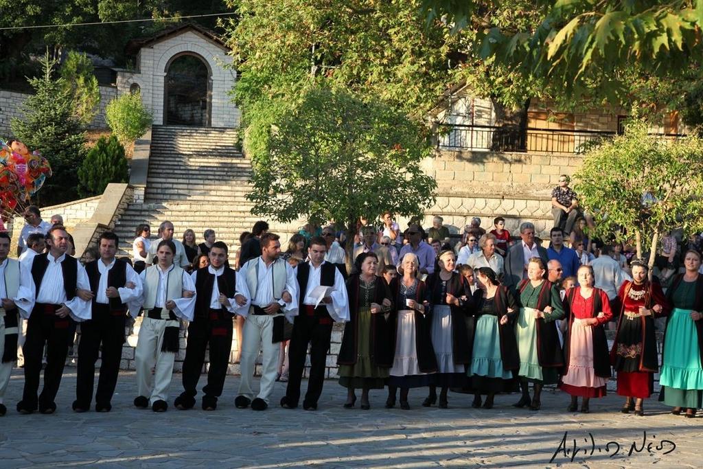 μέσα, να υποκύπτουν στις ευκολίες της μηχανής και την προσφορά μη αυθεντικών υλικών, να ακολουθούν ακόμη συμβουλές και υποδείξεις μη ειδημόνων και να αυτοσχεδιάζουν ή και να αυθαιρετούν σε τέτοιο