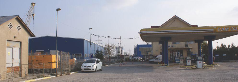 Suprafaţă: 40.000mp / Spaţii industriale (hale ): 6.
