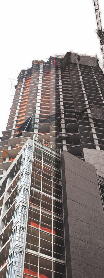 PREZENTARE 2 PCS GRUP S.C PETROL & CONSTRUCT SPECIALIST S.R.L. ( PCS ) este o companie privată înfiinţată în anul 2011 care are ca obiect principal de activitate execuţia de construcţii civile şi industriale.