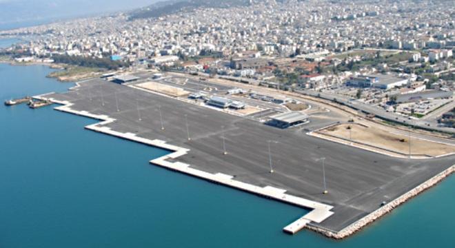 Η κύρια επιχειρηματική δραστηριότητα του λιμένα χαρακτηρίζεται από τα εγχώρια και τα διεθνή πορθμεία-επιβατηγά οχηματαγωγά πλοία.