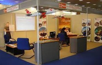 Τομείς στη Β τάξη & Ειδικότητες στη Γ τάξη: > Τομέας